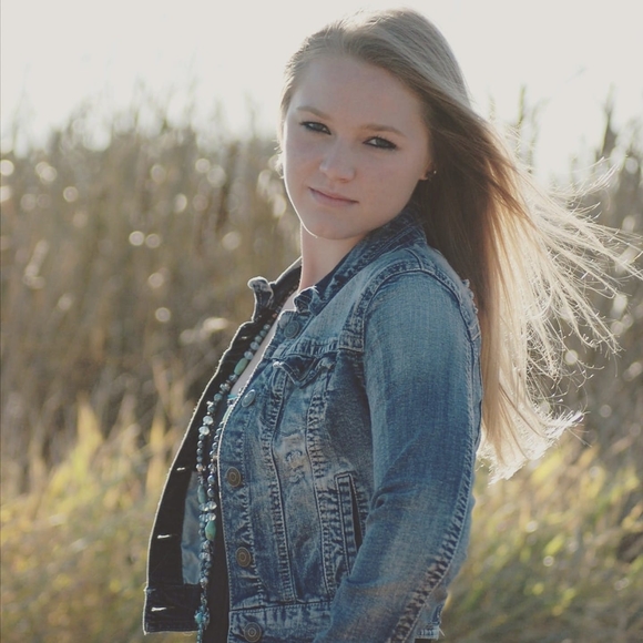 Meet your Posher, Lexee - Picture 1 of 1